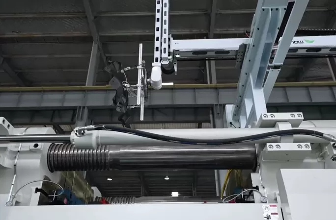 HS Two-Platen Hybrid Injection Molding Machine For Wheel Hub Cover